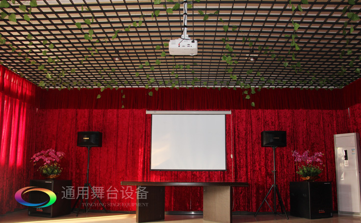 提升舞臺演出效果！舞臺幕布顏色搭配常用色——紅、黃、墨綠三原色