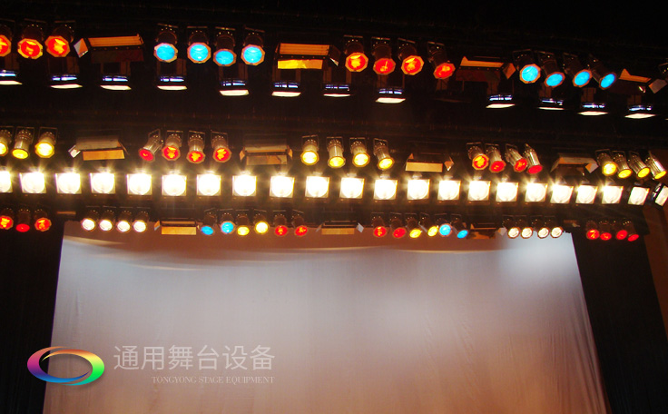 燈光吊桿機組成(桿體結構、卷揚系統(tǒng)和控制系統(tǒng)等)及相關參數(shù)