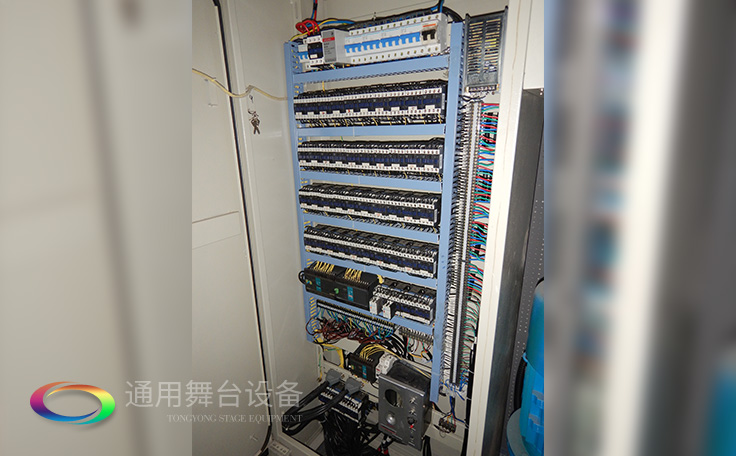 舞臺吊桿、繩索、舞臺臺上下機械及系統(tǒng)等維護檢修