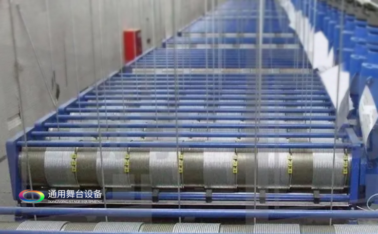 單層纏繞舞臺吊桿機（定制型）：行程檢測、沖頂保護、松疊繩保護、超載保護、變頻調(diào)速、單、多臺編組運行