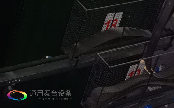 供應(yīng)舞臺專用電動舞臺吊桿機(jī)，拉幕機(jī)，大卷筒等舞臺專用機(jī)械設(shè)備