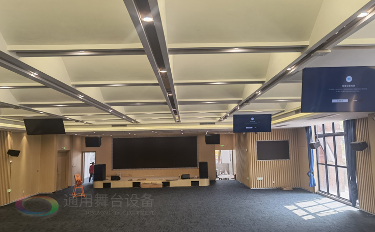 科技賦能，匠心筑造 通用舞臺(tái)吊桿承建南京某學(xué)院報(bào)告廳即將圓滿(mǎn)交付，打造現(xiàn)代化多功能學(xué)術(shù)殿堂